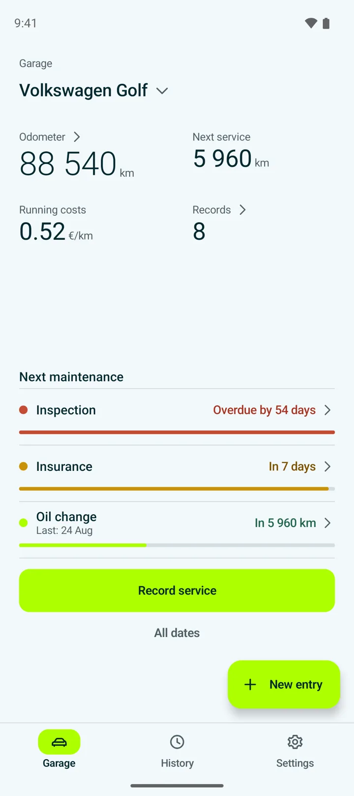 Ekran garażu na Androidzie — z tym samym licznikiem, kosztem na kilometr i trzema stanami obsługi co na iOS.