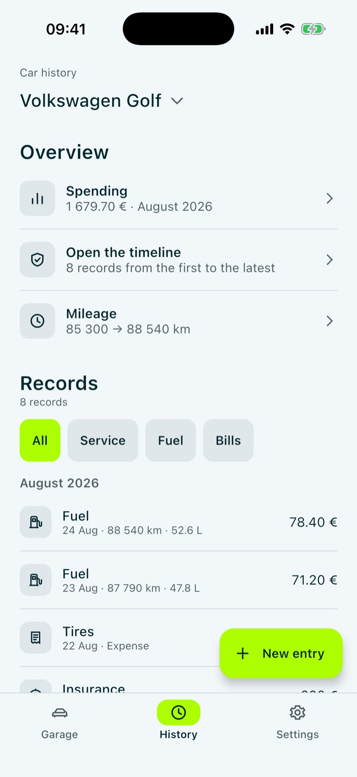The car history screen: spending of 1 679.70 € in August 2026, a timeline of 8 records, mileage from 85 300 to 88 540 km, and the record list below with fuel, tires and insurance entries.